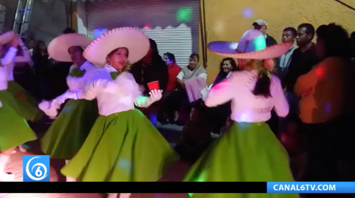 Participa comparsa Los Catrachos en festividades en Chicoloapan