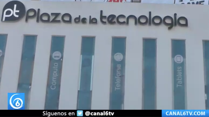 Así comenzó la navidad en la Plaza de la Tecnología en Los Reyes La Paz