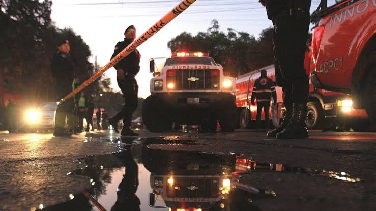 Desalojan a viviendas y negocios por fuga de gas en Anzures; no hay heridos.