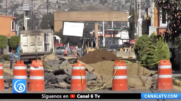 Pavimentan calles en Santa Bárbara, Ixtapaluca; Vecinos piden que se hagan buenos trabajos