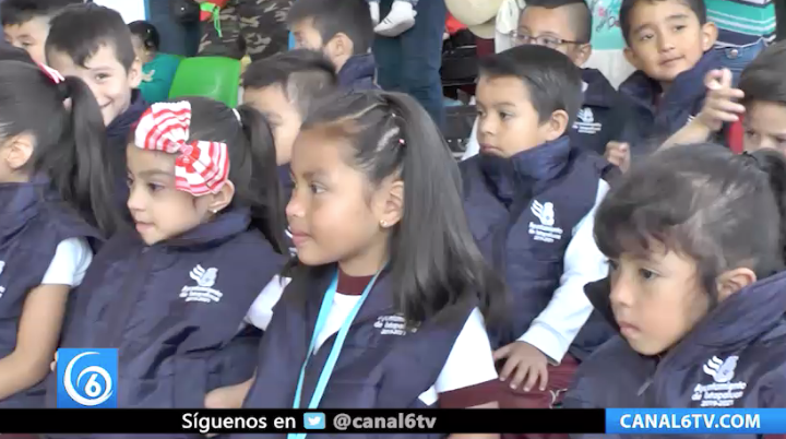 Agradecen los chalecos que el gobierno municipal de Ixtapaluca les da