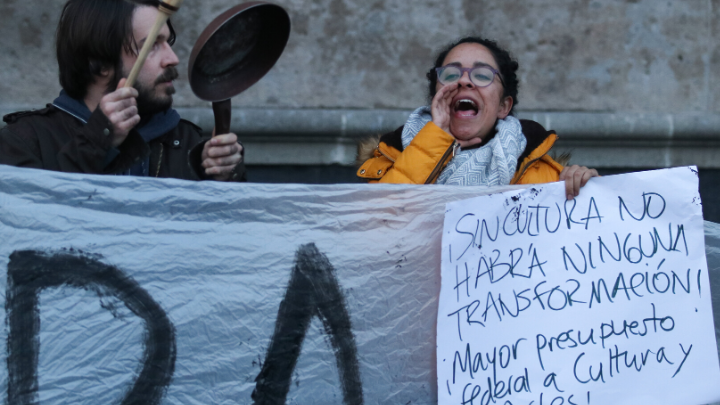 Artistas protestan en el Palacio Nacional