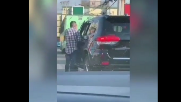 Ahuyenta automovilista a presunto delincuente
