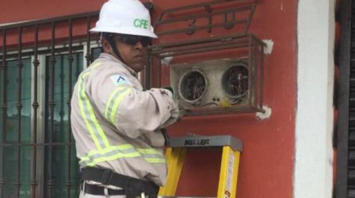 Vecinos de Valle de Chalco no quieren la modernización de la red eléctrica