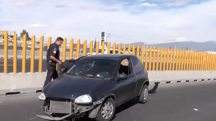 Borracho provoca choque en la México-Puebla