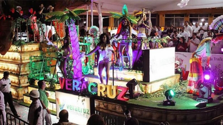 Ofrecerán taxis gratis para asistentes alcoholizados durante carnaval de Veracruz
