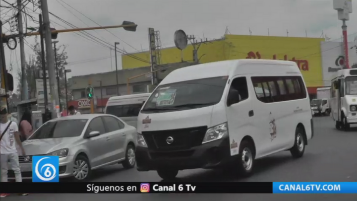 Denuncian que choferes de combis en Nezahualcóyotl son irresponsables al conducir