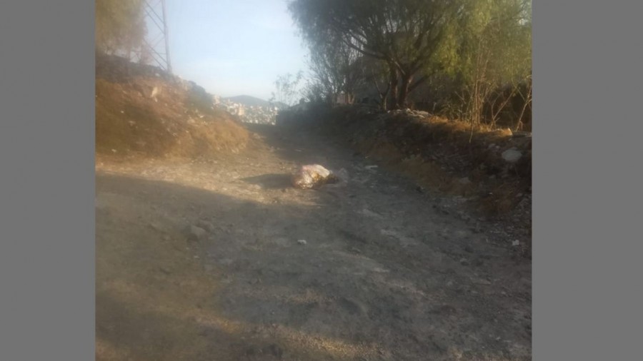 Envuelto en cobijas abandonan un cuerpo en Ecatepec
