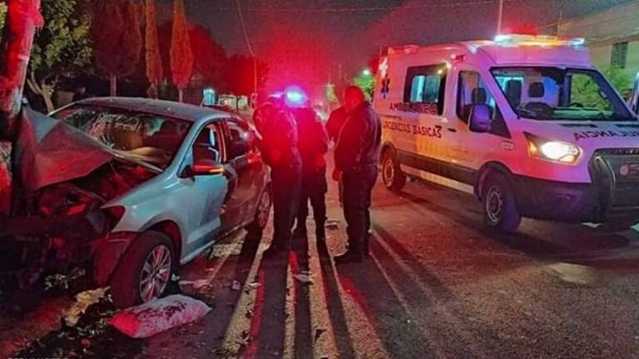 Conductor perdió el control de su vehículo en Chicoloapan