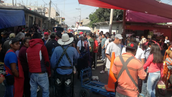 Tianguistas de Ozumba se oponen a suspender actividades