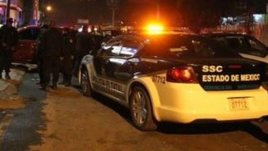 Trabajadores se oponen al cierre de empresas en Los Reyes La Paz