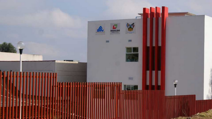 Tras confirmarse Covid-19, hombre se arroja de tercer piso de hospital en Hidalgo