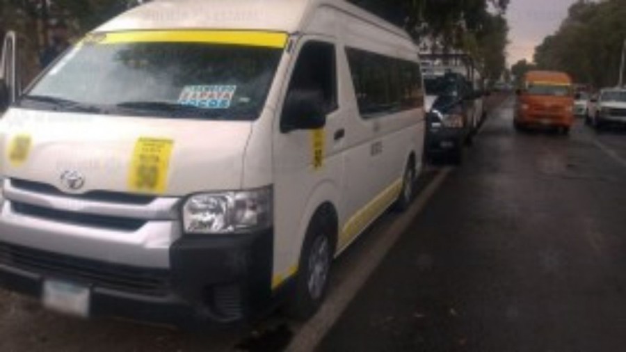 Recuperan combi con reporte de robo en Chalco