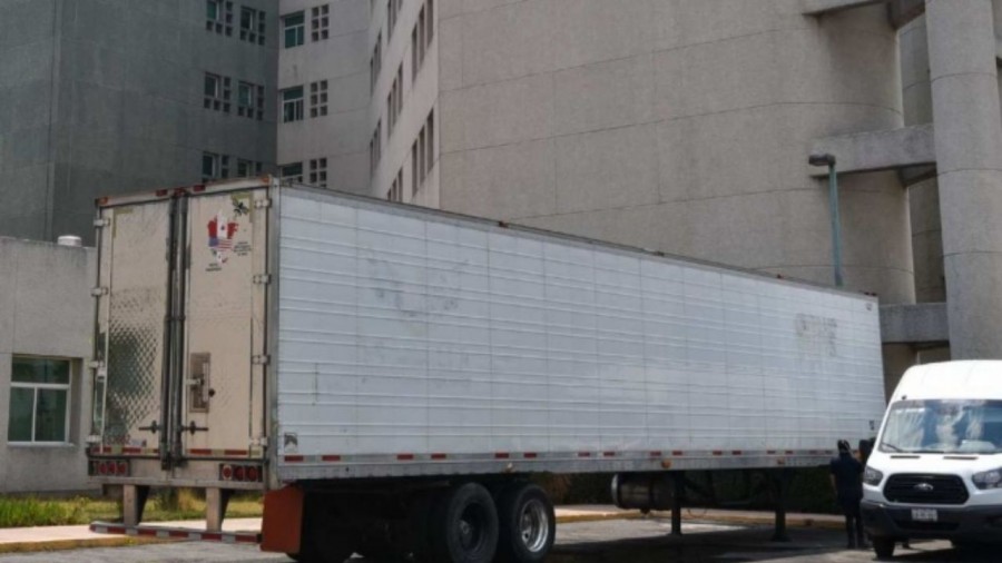 Valle de Chalco, ocupa tráileres refrigerantes para albergar fallecidos por Covid-19