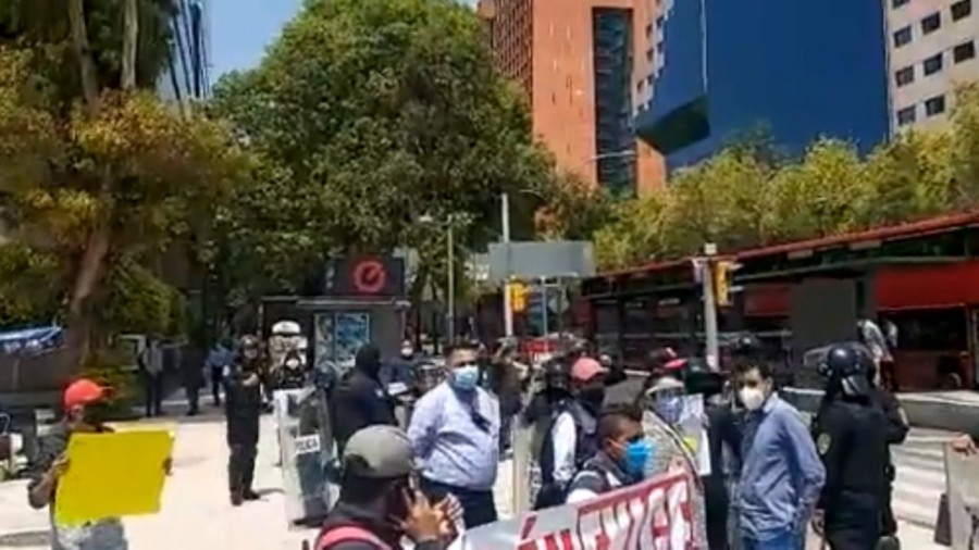 Reprimen a vecinos de Chimalhuacán que se manifestaba en Paseo de la Reforma