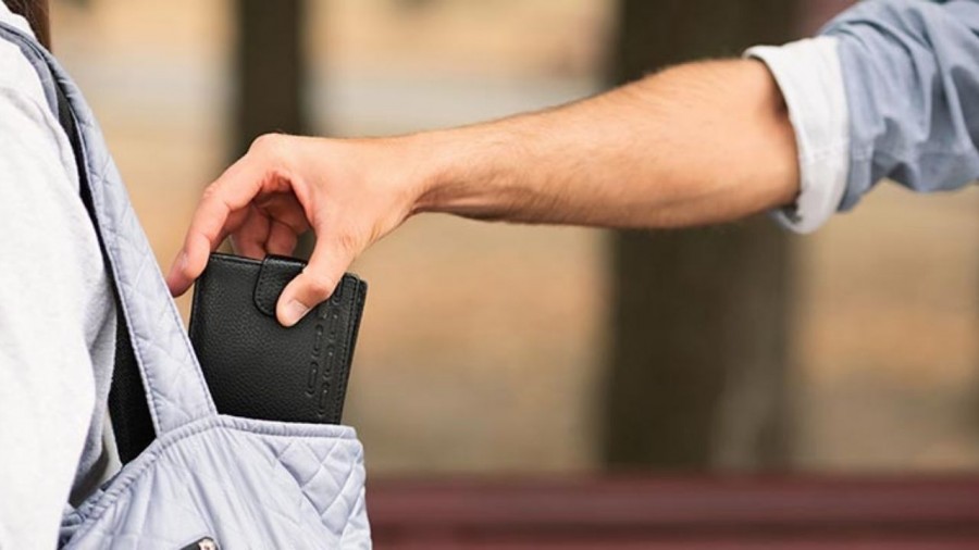 Proponen cargos penales por robo entre parientes y cónyuges