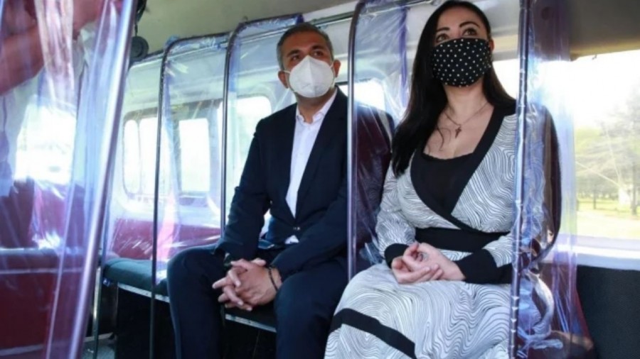 Transportistas del EdoMex instalan barreras plásticas en sus unidades