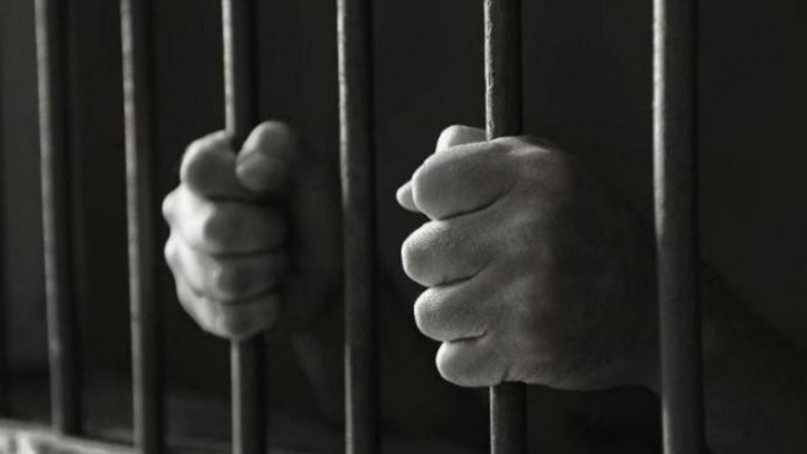 Lo ingresan al penal por asesinar a su mujer