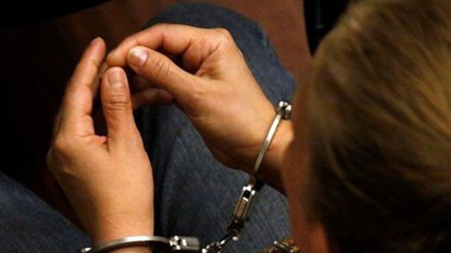 Detienen a mujer que transportaba los restos de su pareja