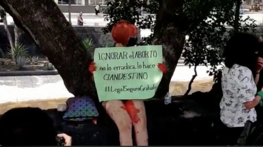 Se reportan disturbios en marcha feminista rumbo al zócalo