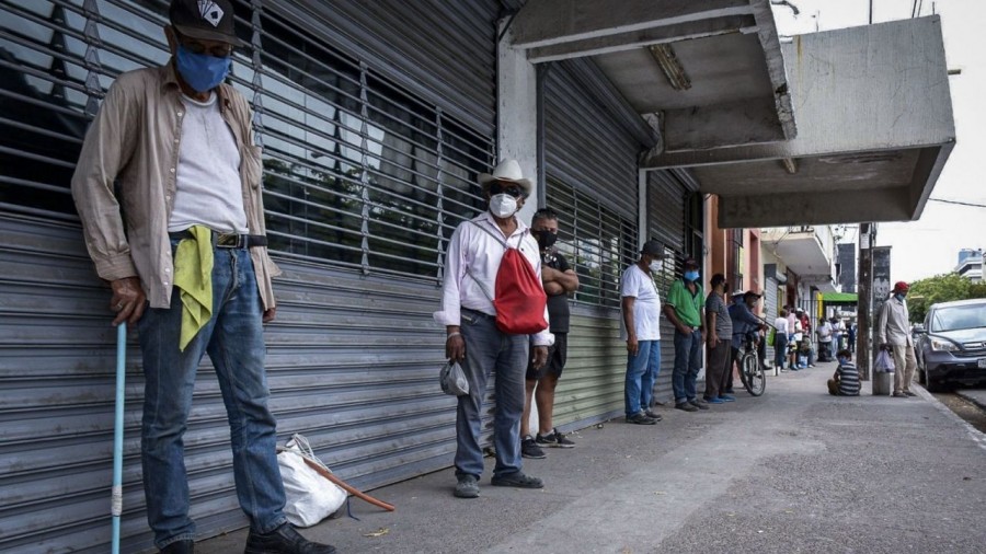 Despiden a los más pobres, revelan datos del IMSS