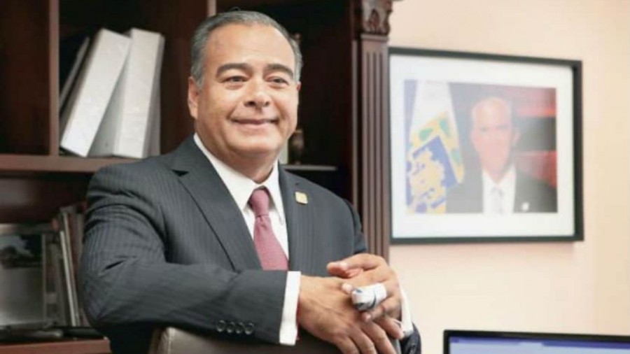 Ordenan aprehensión de Raymnundo Collins, exsecretario de Seguridad Pública