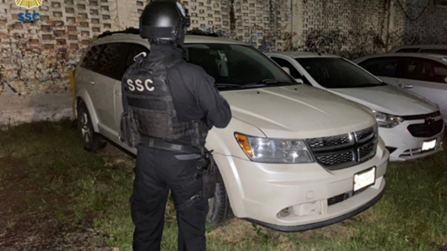 Recuperan ocho vehículos en predio de Álvaro Obregón