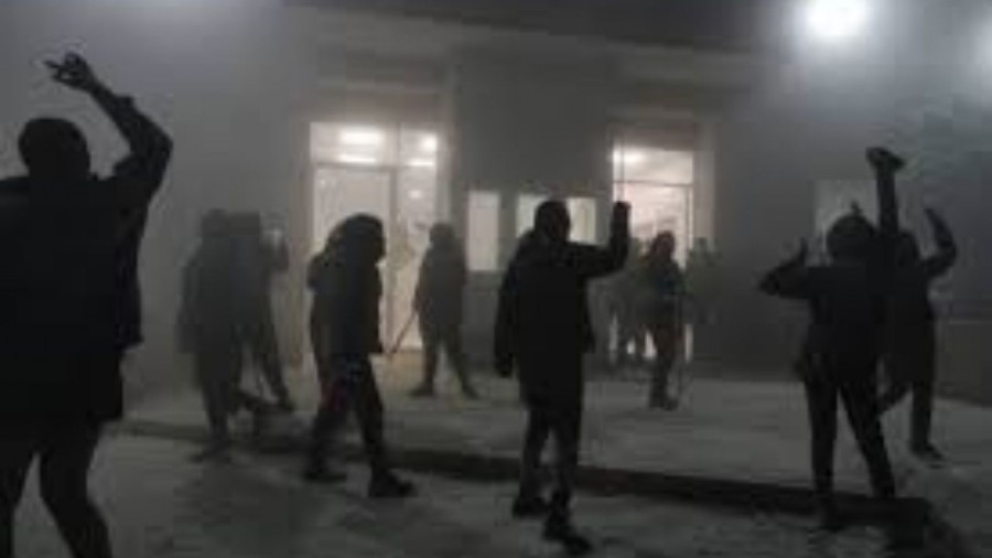 Reprimen a colectivos feministas por toma de CODHEM en Ecatepec