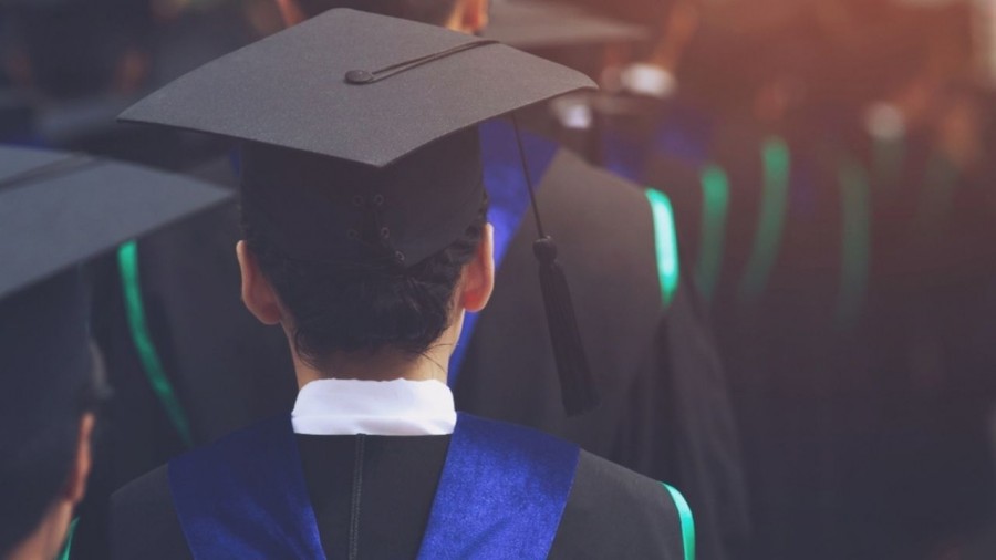 A la baja los salarios de los recién egresados en México