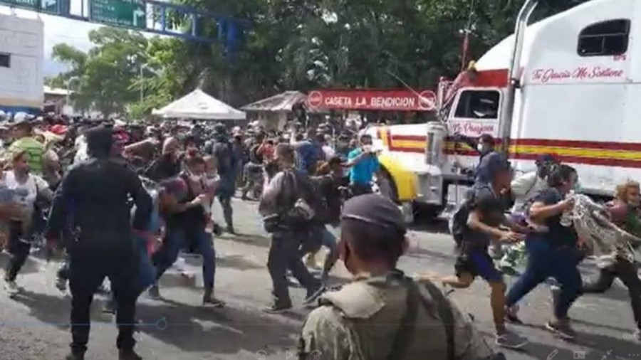 Nueva caravana migrante sale de Honduras a México
