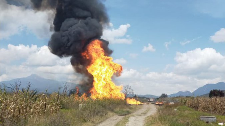 Toma clandestina provoca fuga de gas en Puebla