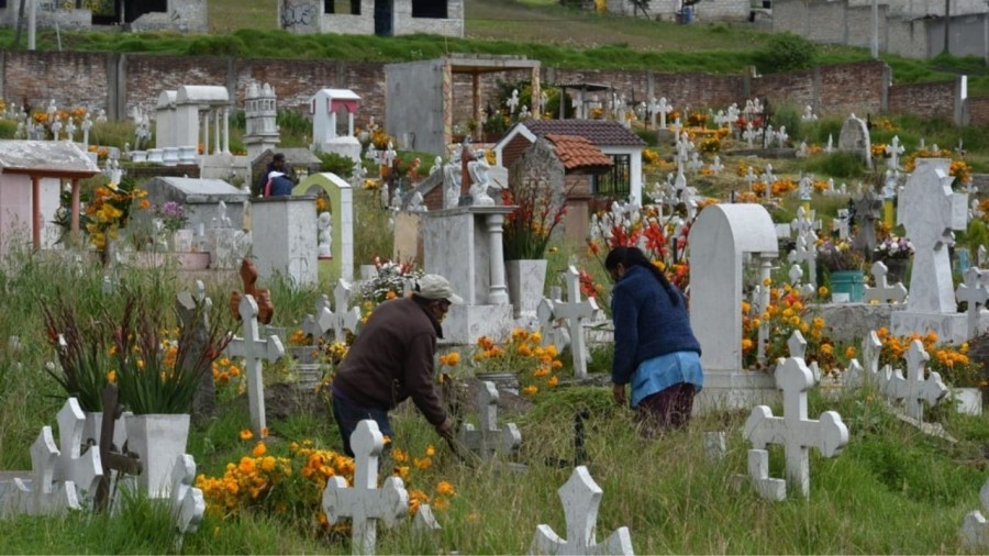 Solicitan reabrir panteones mexiquenses para festejar el Día de Muertos