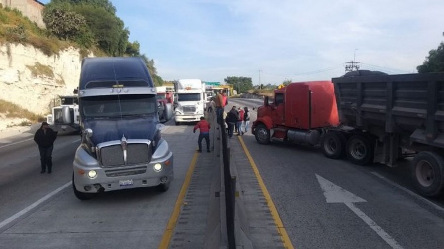 Registran manifestaciones de transportistas en la México-Pachuca y México-Querétaro