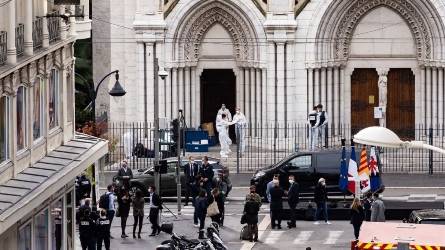 Ataque terrorista en Basílica de Notre Dame deja tres muertos