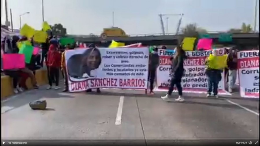 Comerciantes bloquean Circuito Interior; denuncian extorsión