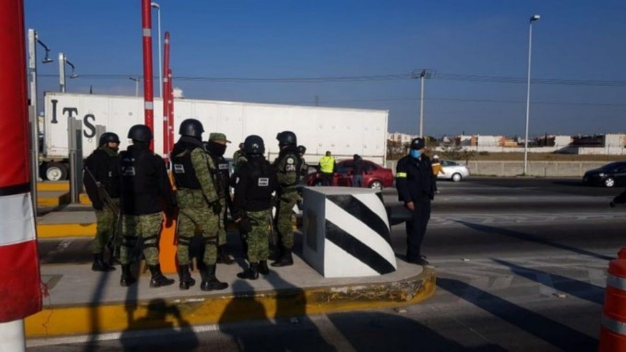 Guardia Nacional replegó a manifestantes de casetas de cobro.