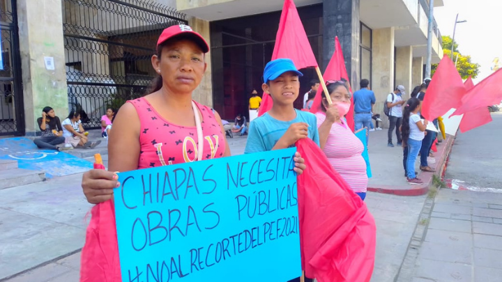 ¡No al PEF 2021! reclama el pueblo mediante cadenas humanas