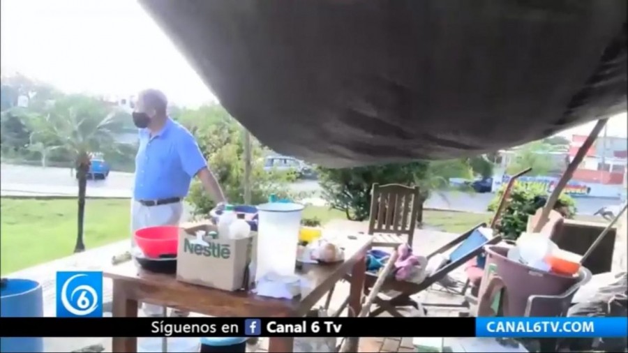 Una lona y un monumento son el albergue de Mauricio