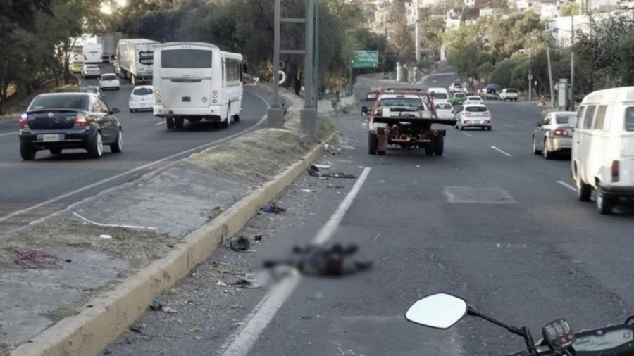 Muere motociclista tras ser arrollado por tráiler en la México-Querétaro