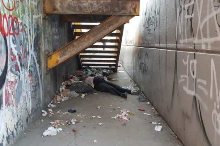 A tabicazos asesinaron a mujer en Los Reyes La Paz