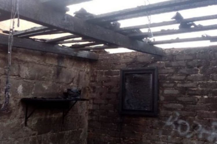 ¡Tragedia! joven y niño mueren en incendio en Los Reyes La Paz