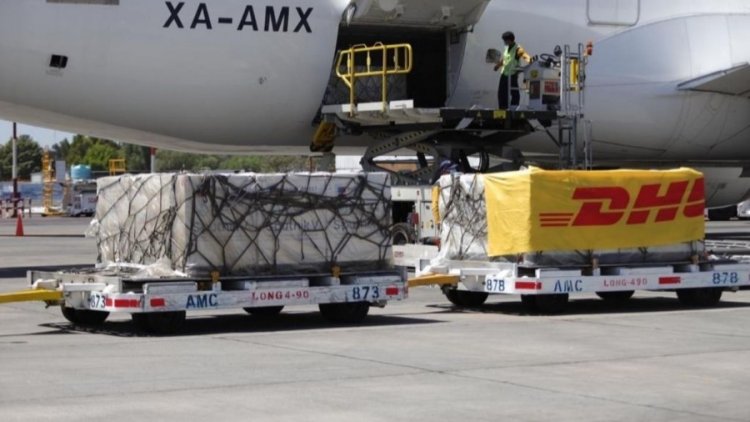 Arriba a México lote con 200 mil dosis de la vacuna Sputnik V