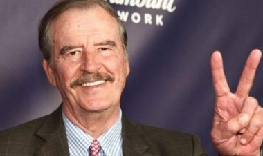 ¡No es broma! Vicente Fox promueve fiesta con chicas en bikini