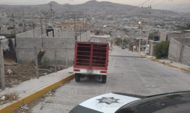 Roban camioneta y la abandonan en Los Reyes La Paz