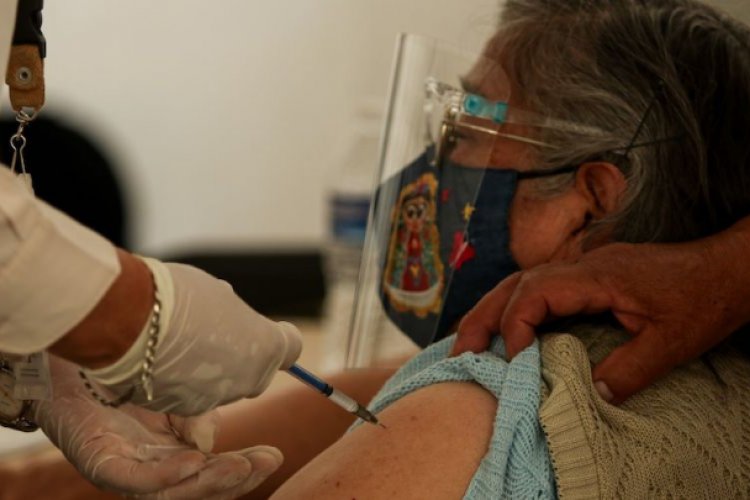 Suman más de un millón de adultos mayores vacunados en el Edomex: Del Mazo