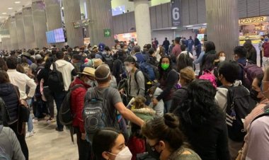 ¿Y la pandemia? vacacionistas abarrotan AICM