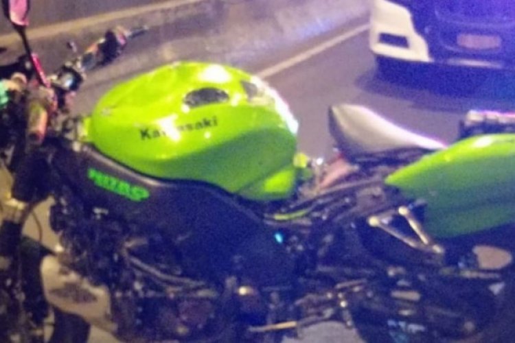 Joven motociclista derrapa y fallece en Periférico