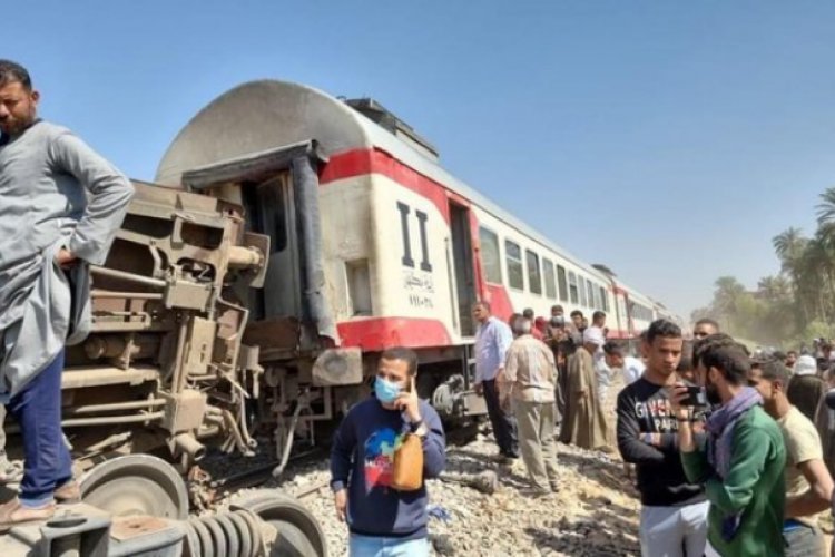 Choque de trenes en Egipto deja al menos 32 muertos