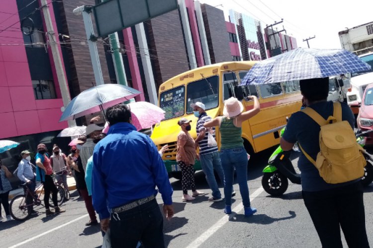 Pobladores realizan bloqueo en Ecatepec demandan agua