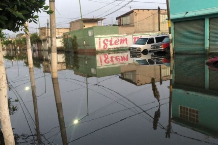 Chalco amanece bajo el agua; pobladores piden apoyo de autoridades